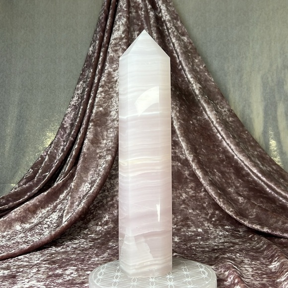 Mangano calcite tower extra large MC01